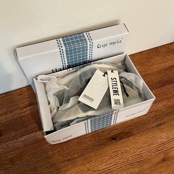 Fun Sneakers - Picture 14 of 16